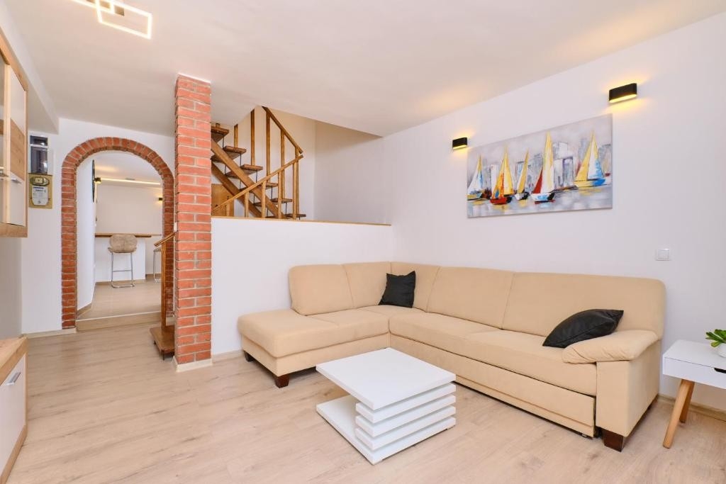 Top Cres Stivan Top Cres Stivan