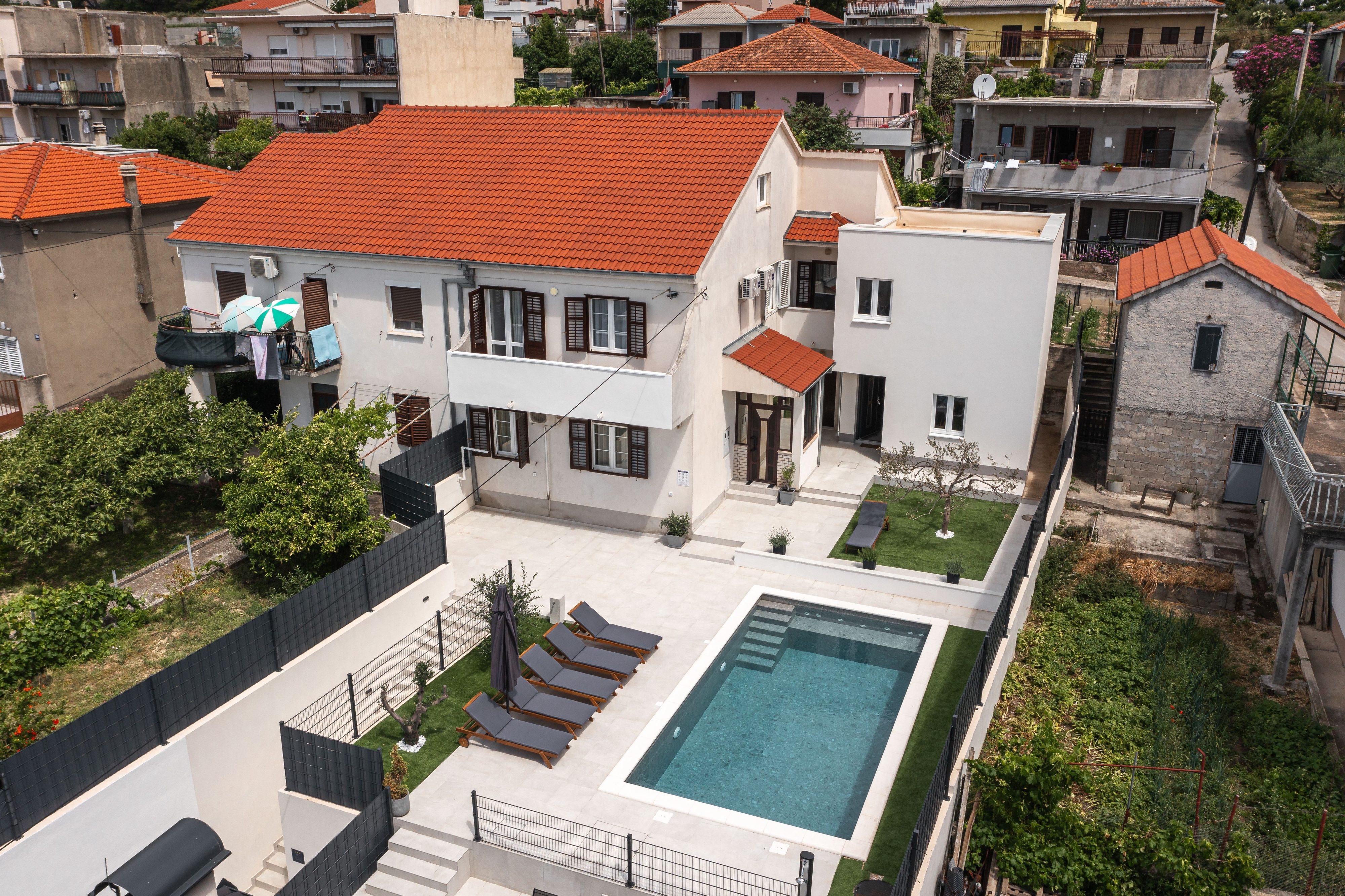 Four-bedroom house with balcony Solin, Split (K-25075) Four-bedroom house with balcony Solin, Split (K-25075)