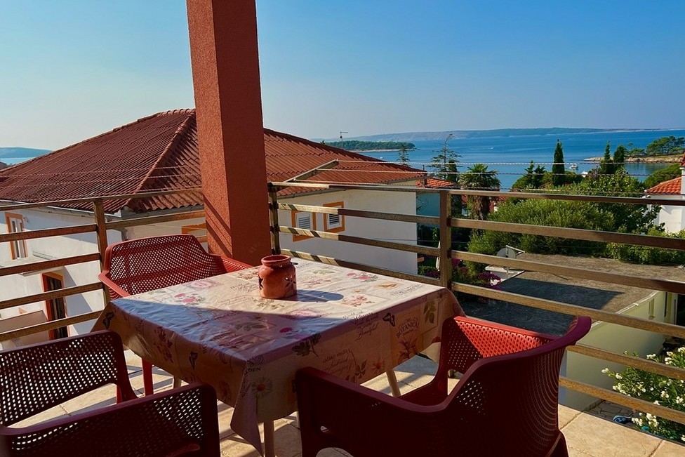 One bedroom apartment with balcony and sea view Rab (A-25079-b)