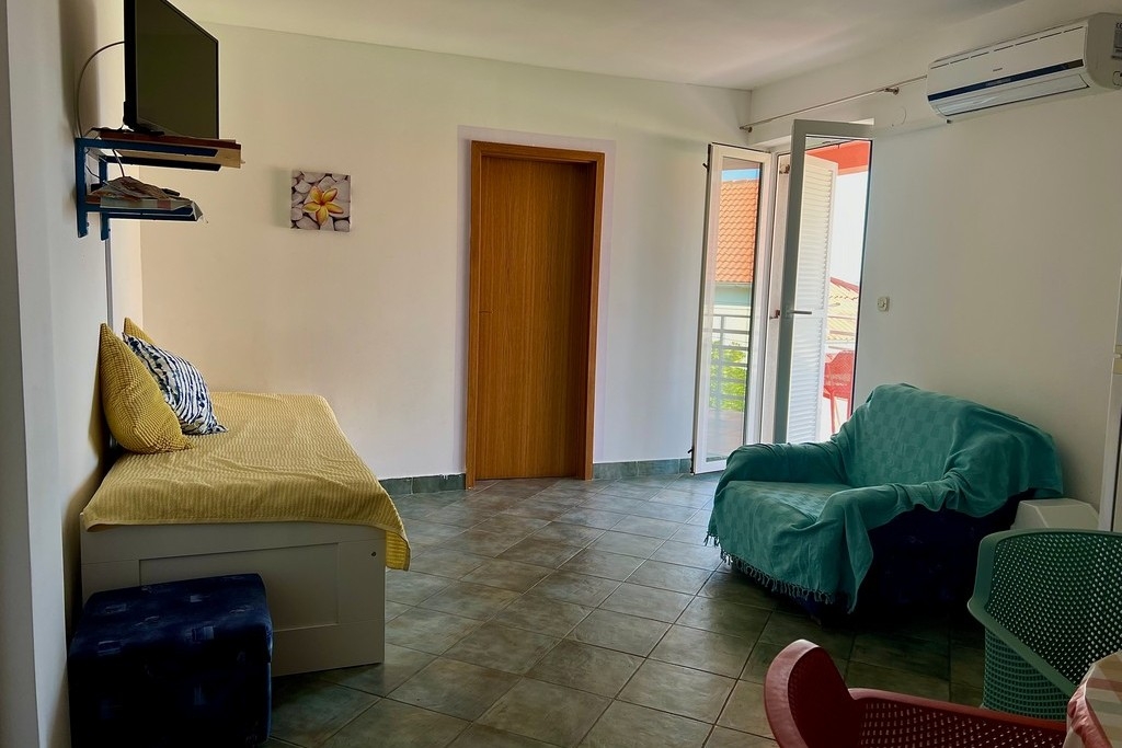 One bedroom apartment with balcony and sea view Rab (A-25079-b) One bedroom apartment with balcony and sea view Rab (A-25079-b)