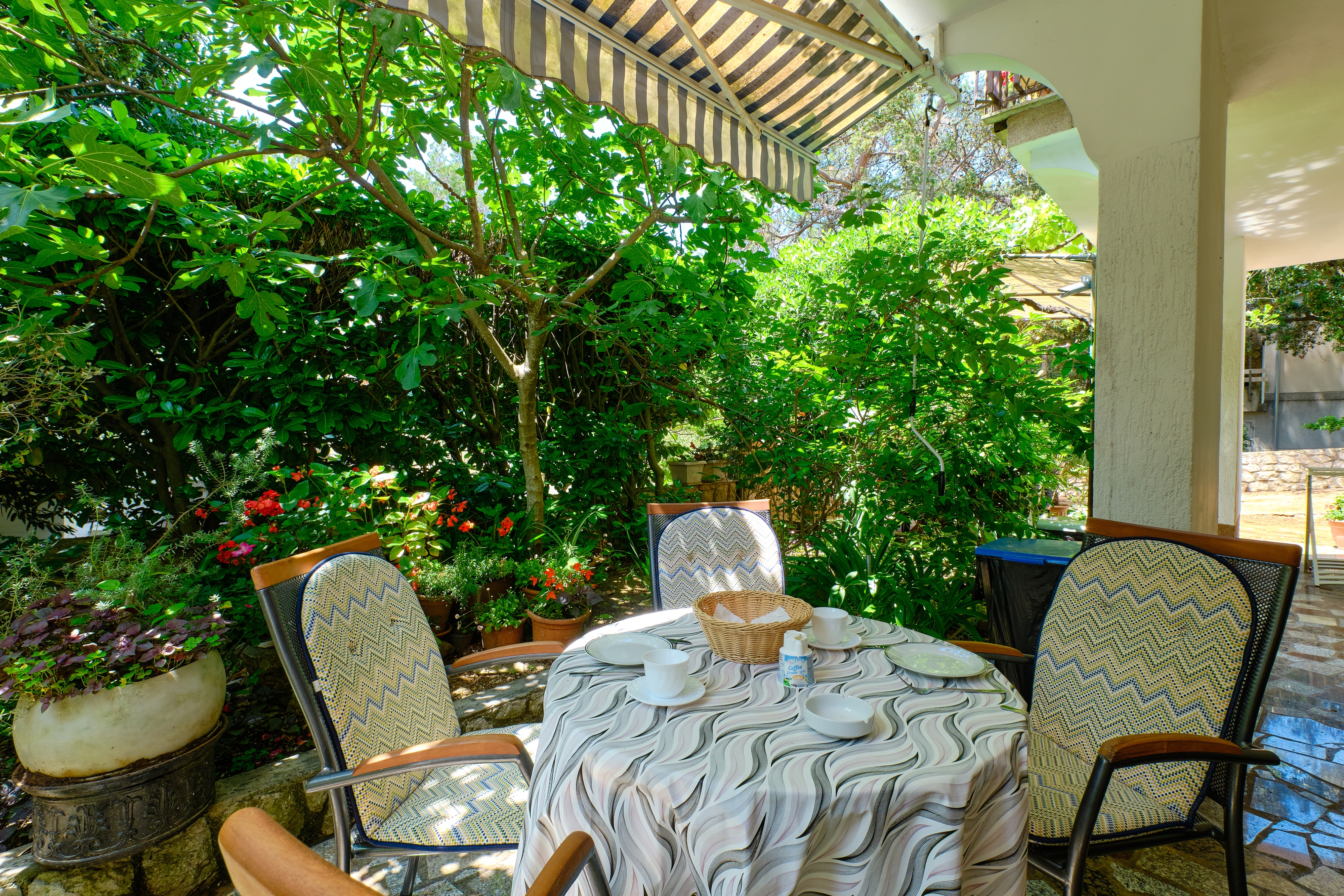 One bedroom apartment with terrace Artatore, Lošinj  A-b
