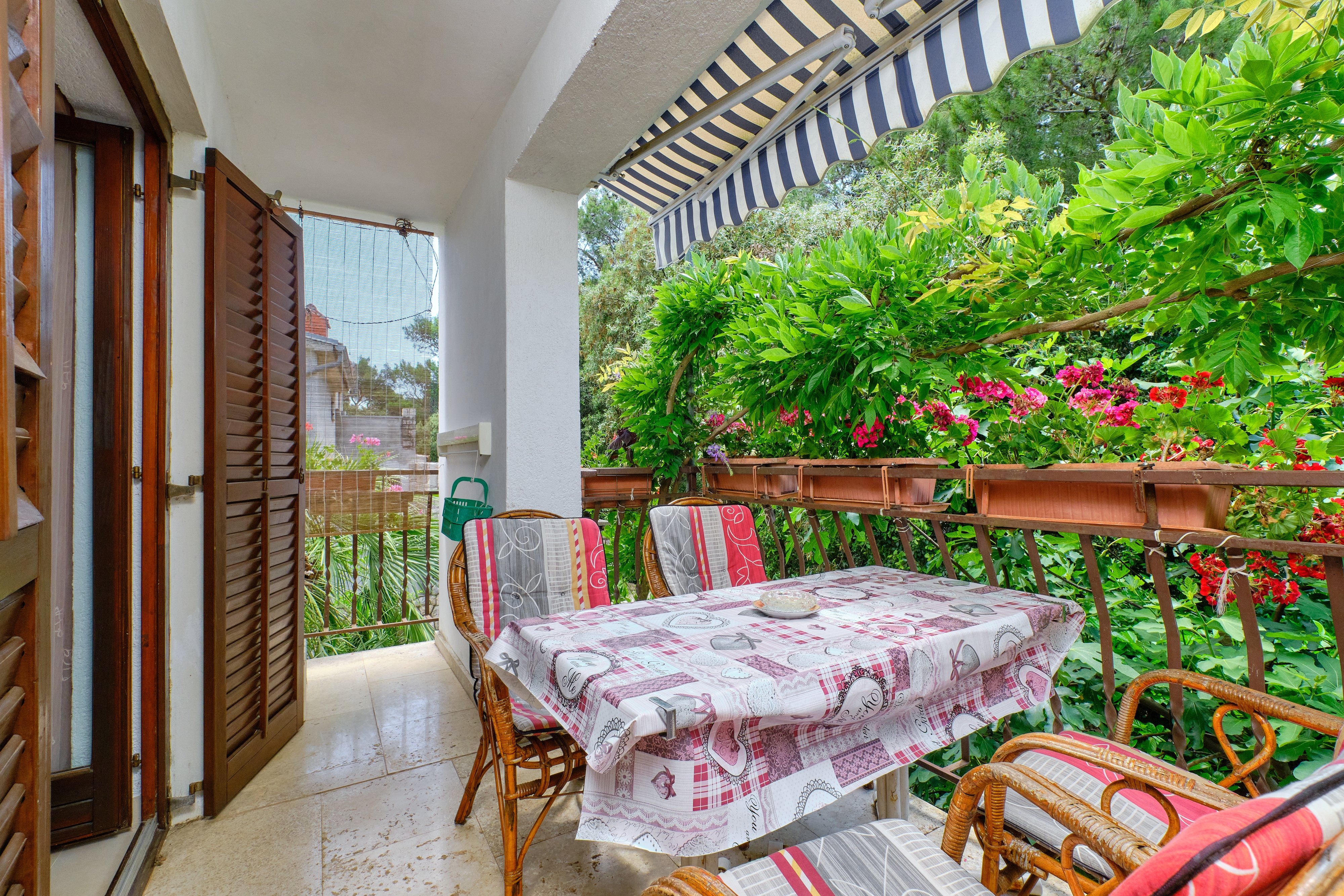 One bedroom apartment with terrace Artatore, Lošinj  A-e