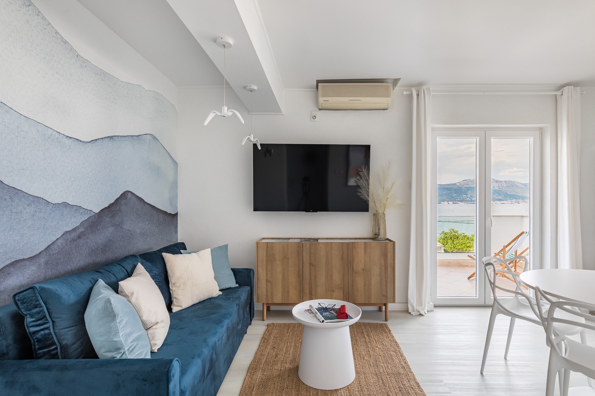 One bedroom apartment with terrace and sea view Arbanija, Čiovo (A-25090-a)