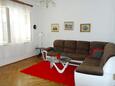 Orebić, Living room in the apartment, air condition available and WiFi.