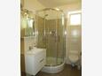 Bathroom Cres, Bathroom in the apartment, (pet friendly) and WiFi.
