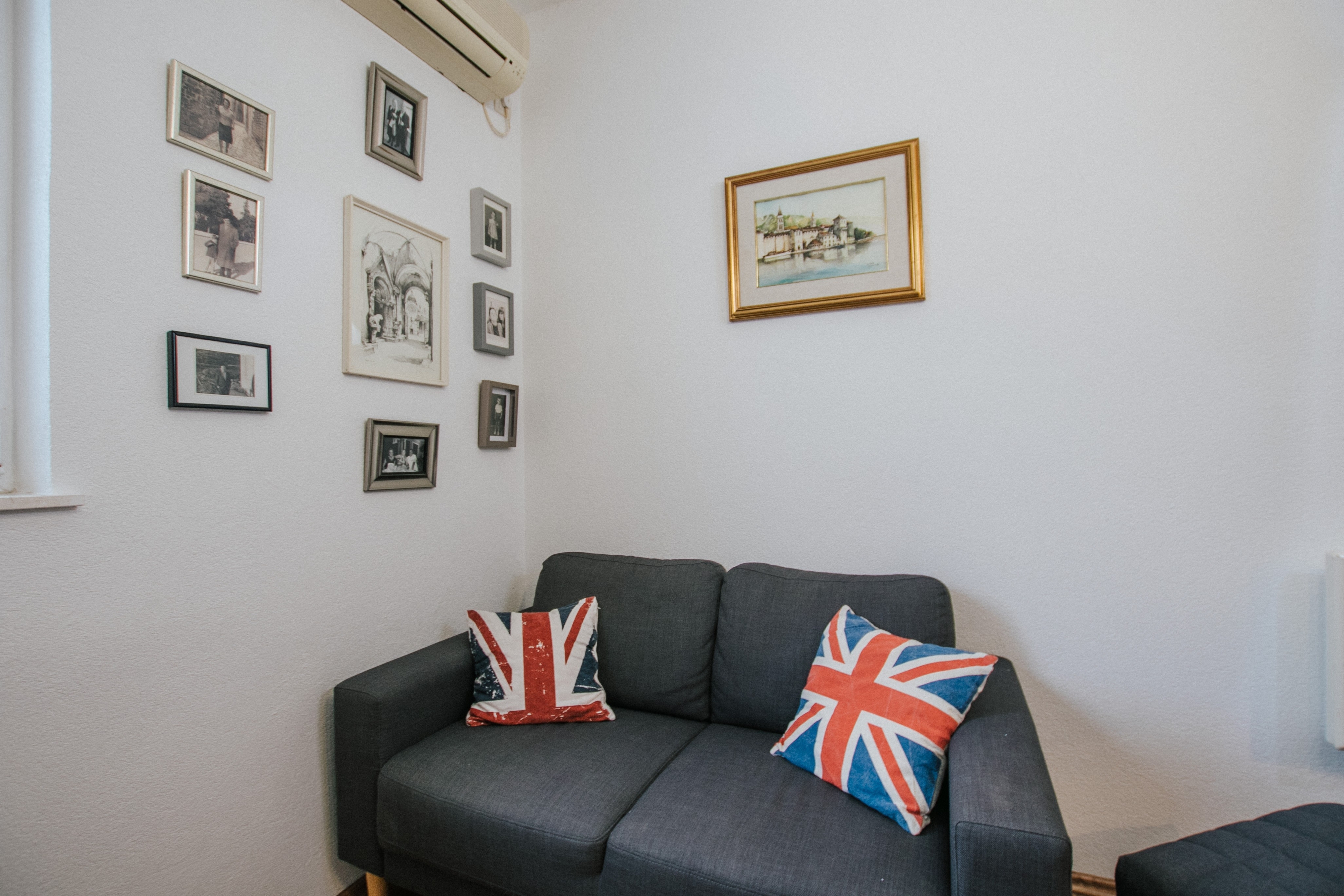 Two bedroom apartment with air-conditioning Trogir (A-25102-a)