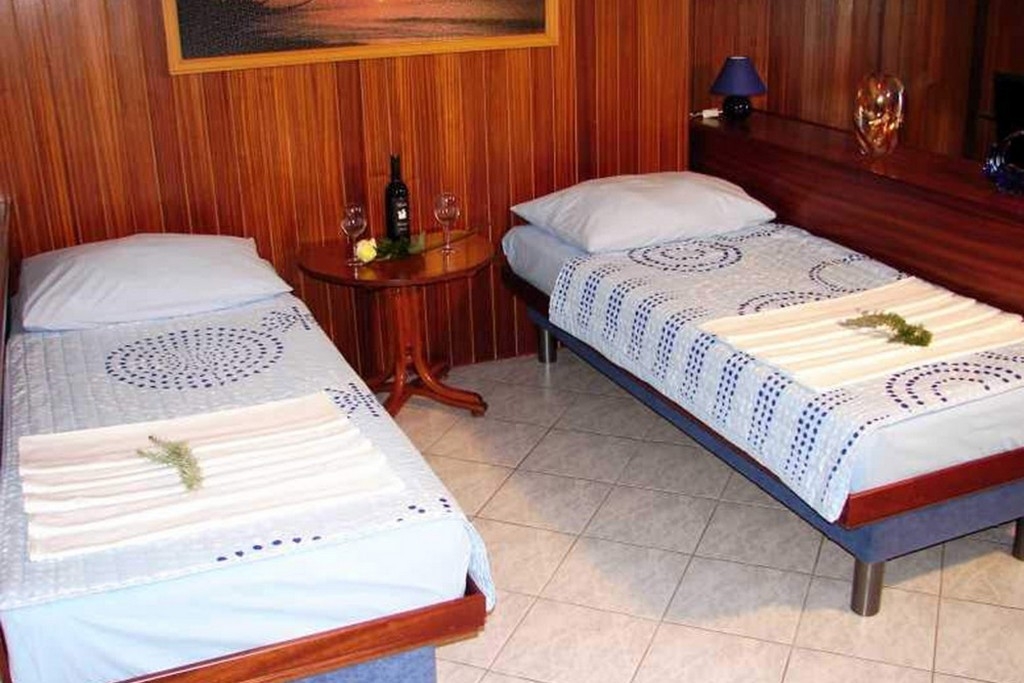 One bedroom apartment with terrace and sea view Brela, Makarska (A-25110-a) One bedroom apartment with terrace and sea view Brela, Makarska (A-25110-a)