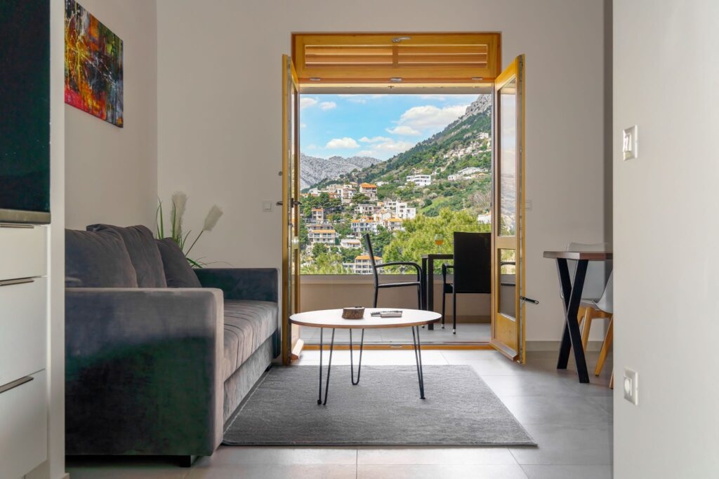 One bedroom apartment with terrace and sea view Brela, Makarska (A-25110-c)