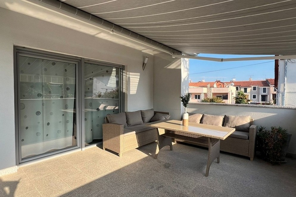 Two bedroom apartment with terrace Umag (A-25114-a)