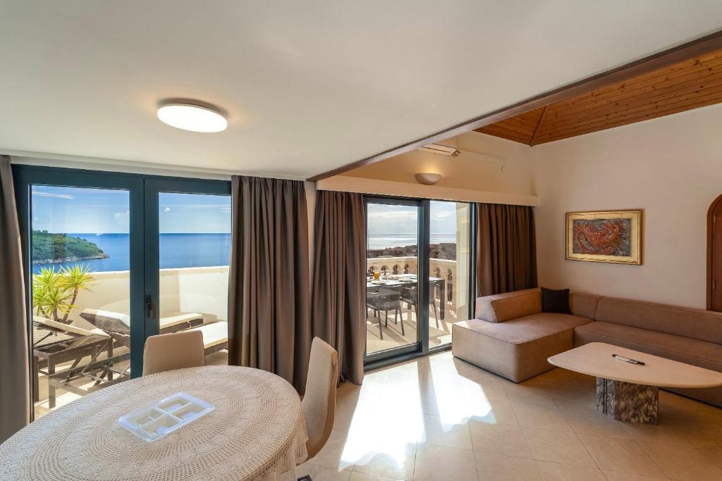 Two bedroom apartment with terrace and sea view Dubrovnik (A-25117-a)