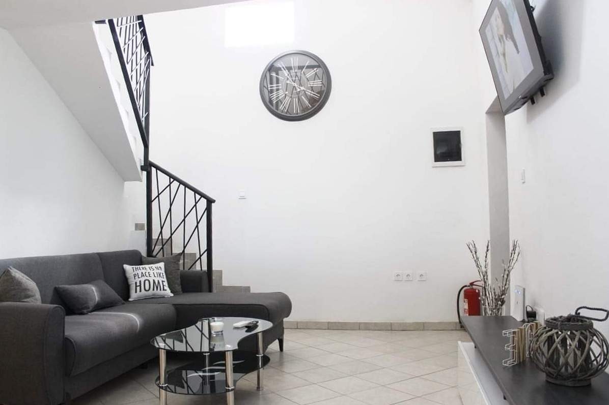 Two bedroom house with terrace and sea view Supetar (Brač) (K-25125) Two bedroom house with terrace and sea view Supetar (Brač) (K-25125)