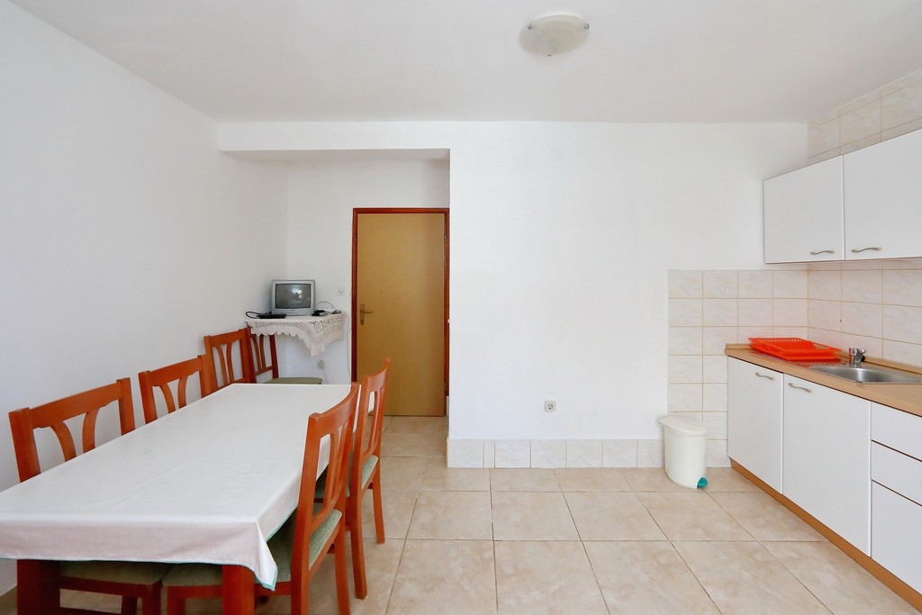Two bedroom apartment near beach Bibinje, Zadar (A-25132-a)