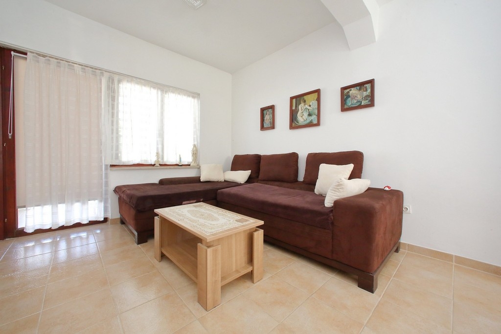 Two bedroom apartment near beach Bibinje, Zadar (A-25132-b)