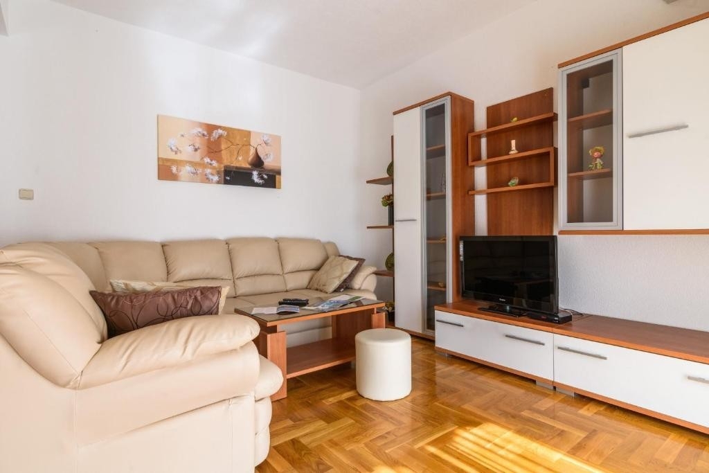 Two bedroom apartment with balcony Marina, Trogir (A-25135-a) Two bedroom apartment with balcony Marina, Trogir (A-25135-a)