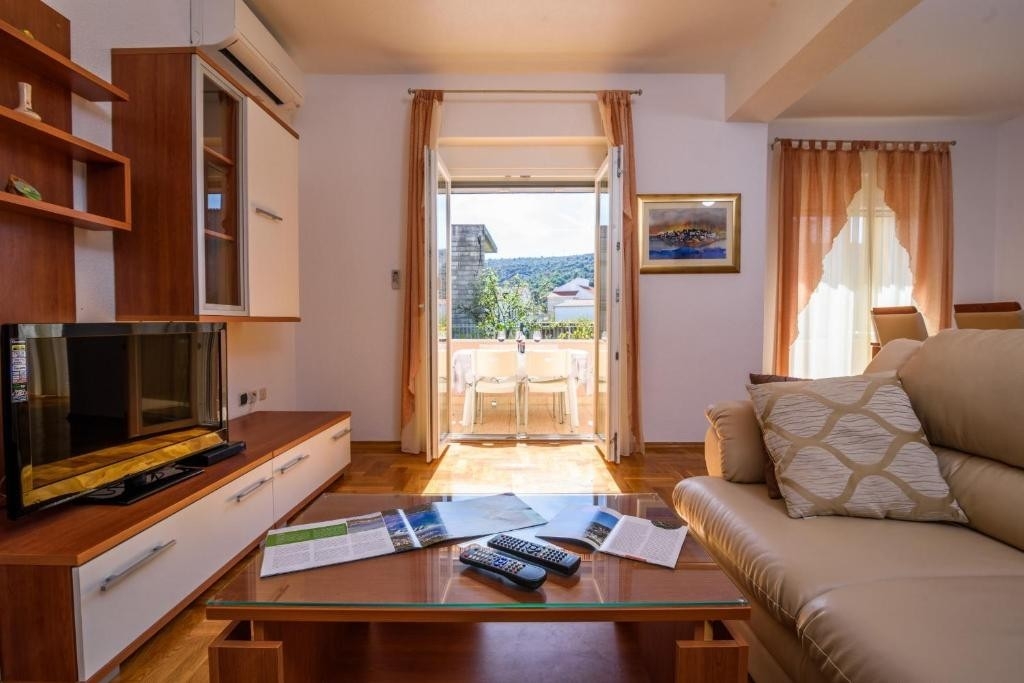 Top Trogir Marina Top Trogir Marina