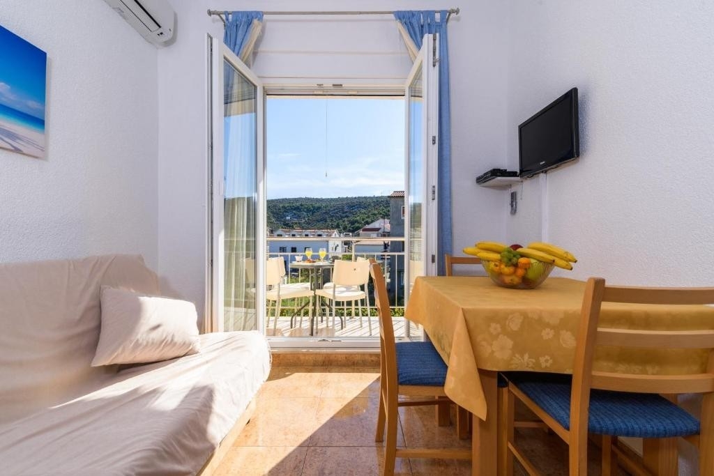 One bedroom apartment with balcony Marina, Trogir (A-25135-b) One bedroom apartment with balcony Marina, Trogir (A-25135-b)
