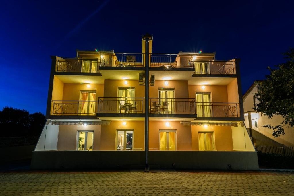 Top Trogir Marina Top Trogir Marina