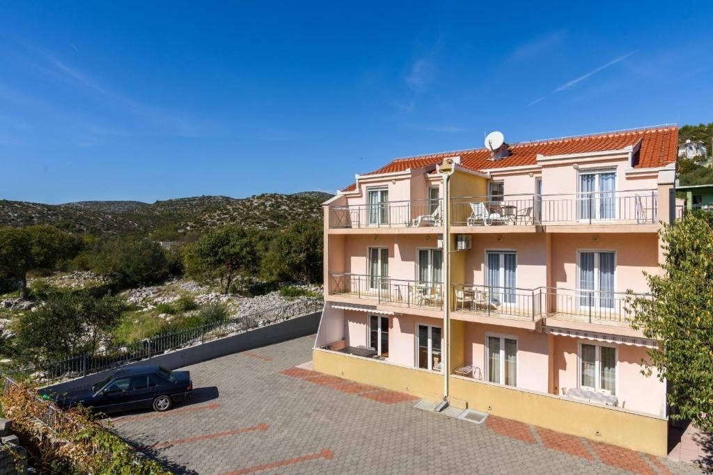 One bedroom apartment with balcony Marina, Trogir (A-25135-d) One bedroom apartment with balcony Marina, Trogir (A-25135-d)