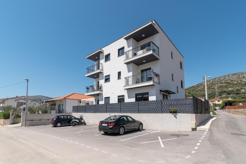 Two bedroom apartment with balcony Trogir (A-25137-a) Two bedroom apartment with balcony Trogir (A-25137-a)