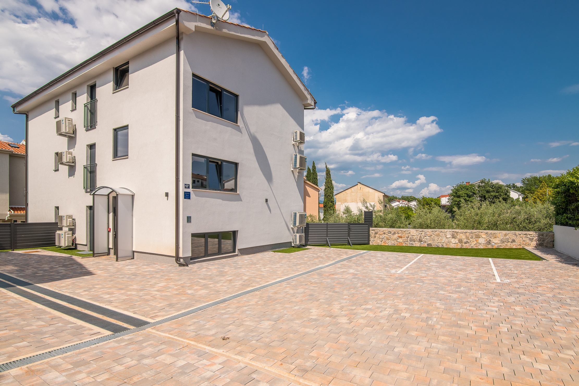 Three bedroom apartment with balcony and sea view Malinska, Krk (A-25158-a) Three bedroom apartment with balcony and sea view Malinska, Krk (A-25158-a)