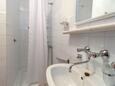 Ванная комната Nerezine, Ванная комната в размещении типа apartment, Домашние животные допускаются и WiFi.