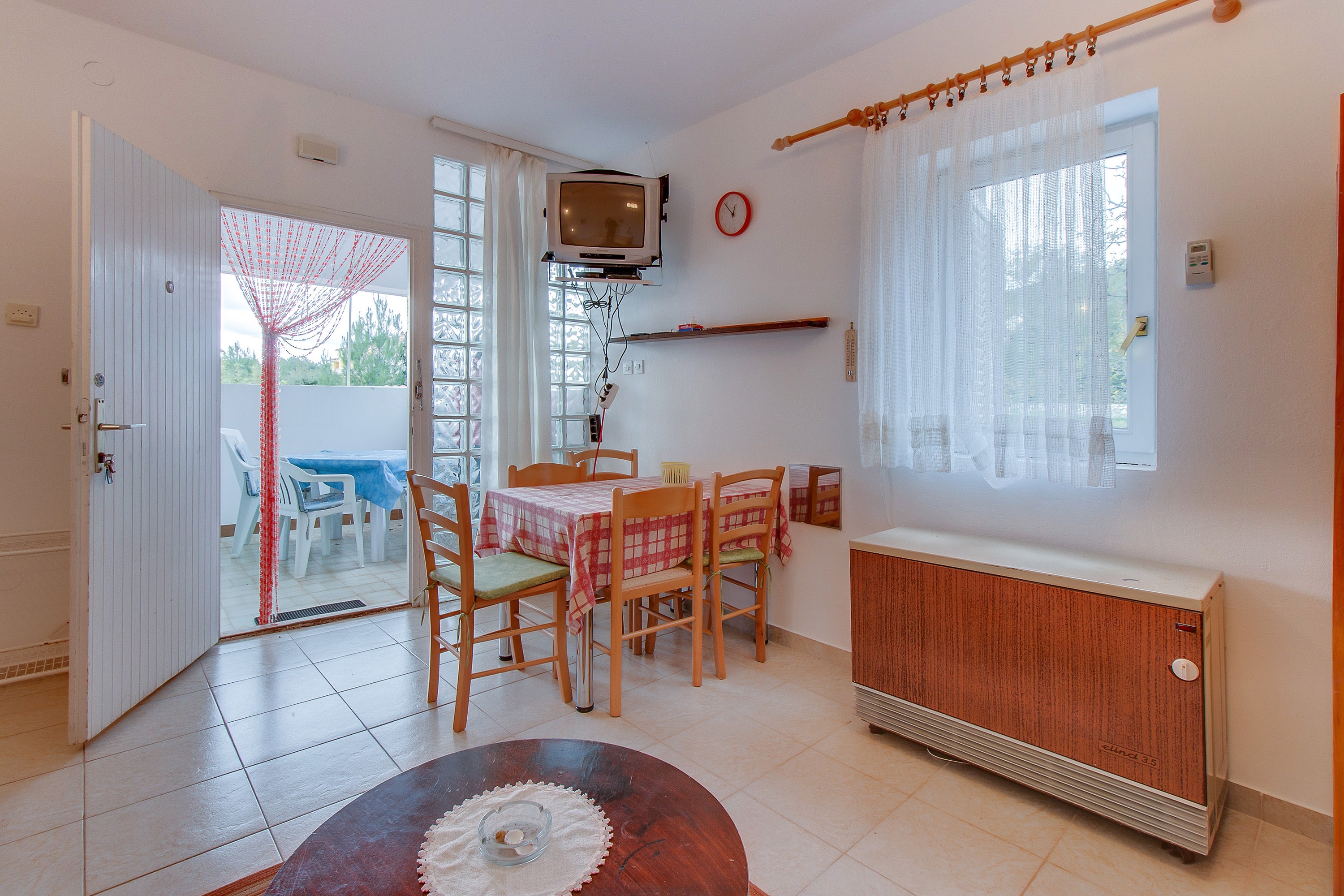 One bedroom apartment with terrace and sea view Nerezine, Lošinj (A-2516-a) One bedroom apartment with terrace and sea view Nerezine, Lošinj (A-2516-a)