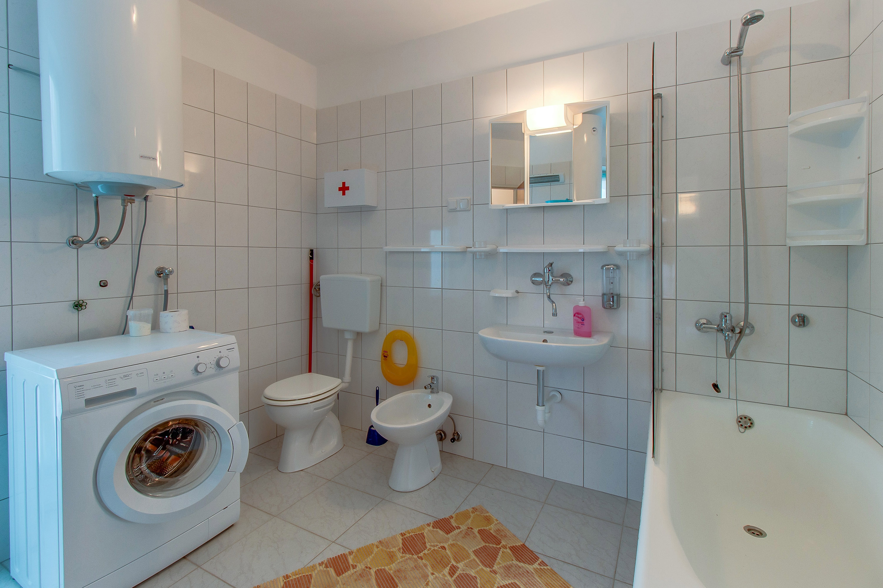 Two bedroom apartment with terrace Nerezine, Lošinj  A-b