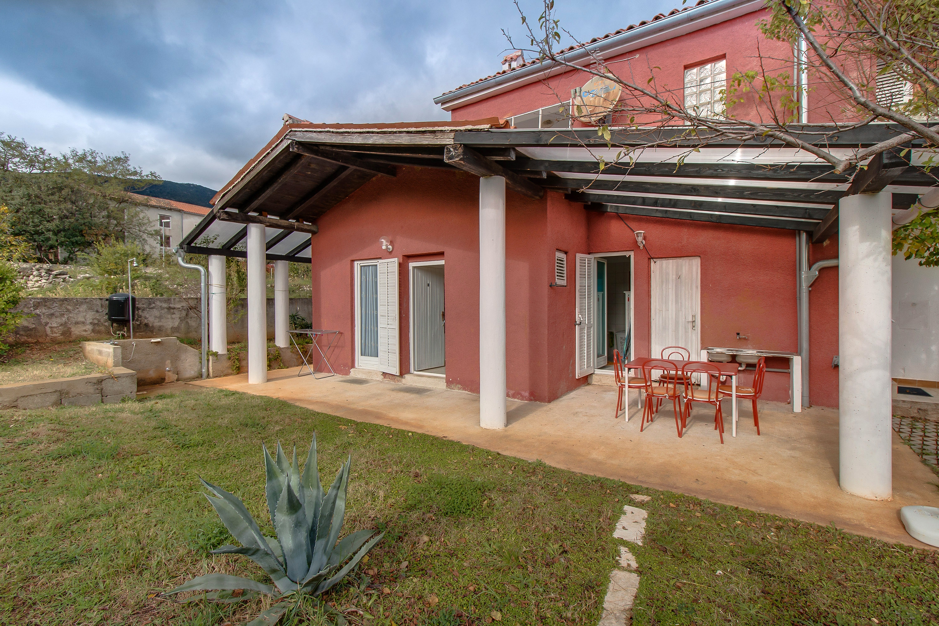 One bedroom apartment with terrace and sea view Nerezine, Lošinj (A-2516-a) One bedroom apartment with terrace and sea view Nerezine, Lošinj (A-2516-a)