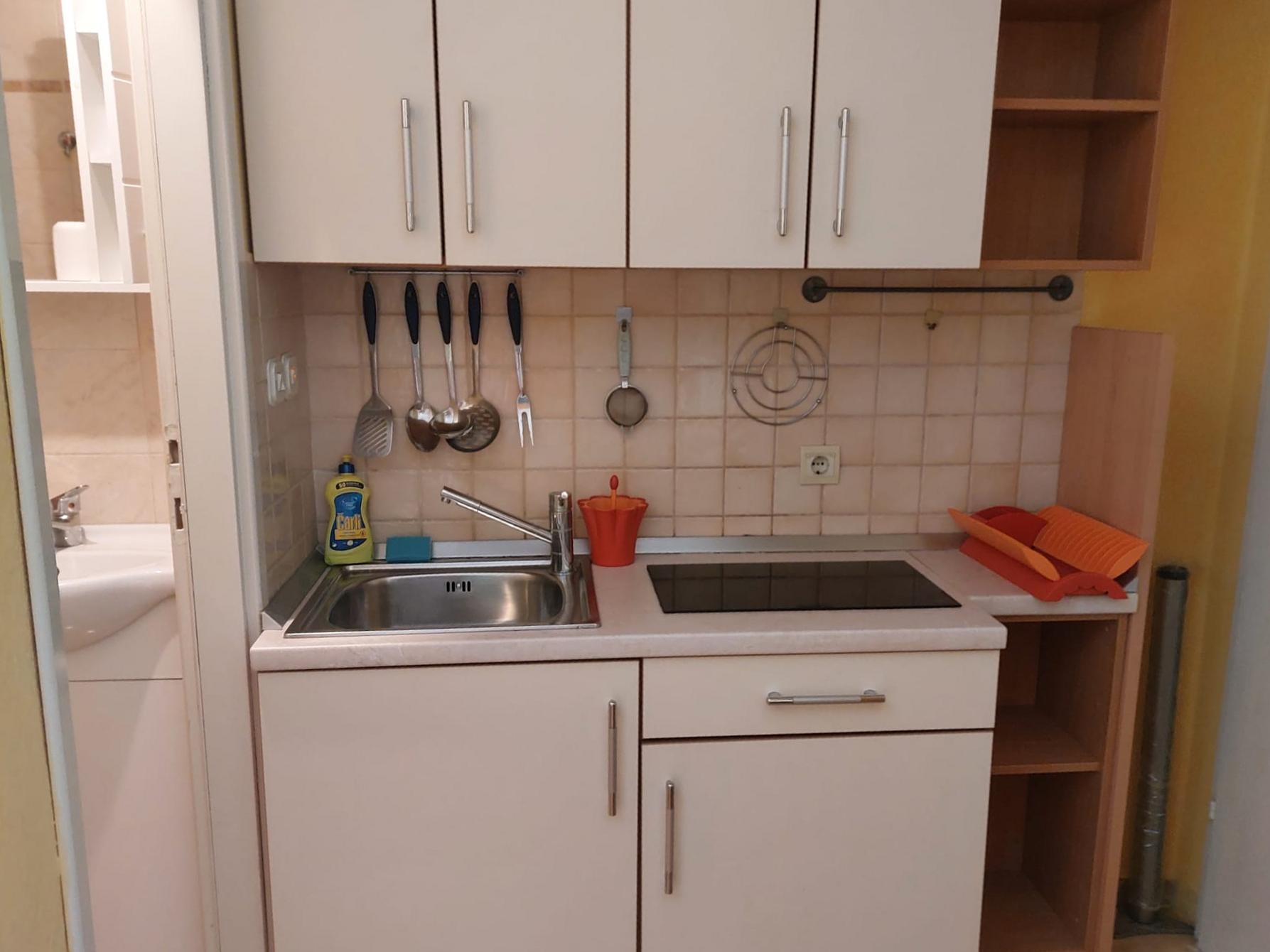 Studio flat with balcony and sea view Makarska (AS-25161-b)