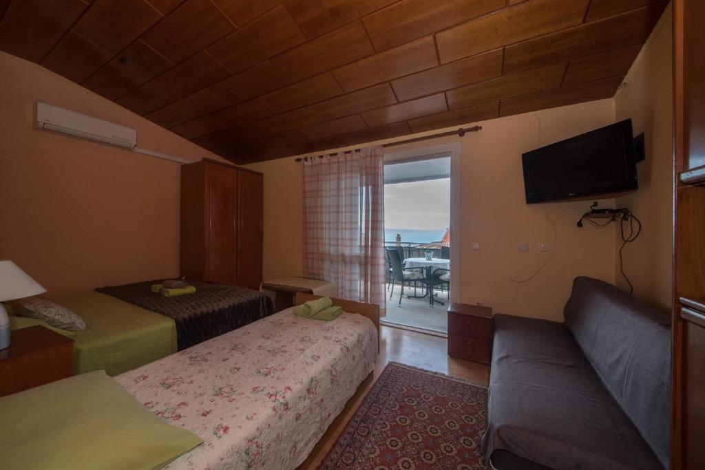 Studio flat with balcony and sea view Makarska (AS-25161-c) Studio flat with balcony and sea view Makarska (AS-25161-c)