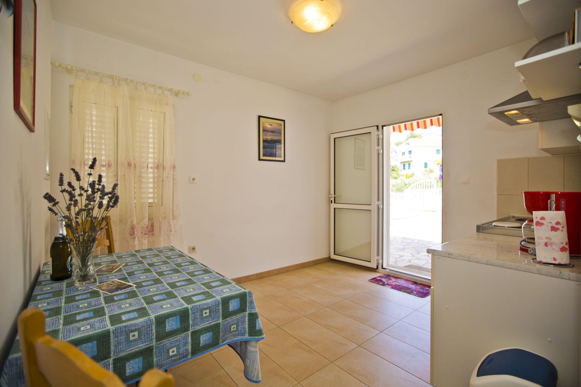One bedroom apartment with terrace and sea view Hvar (A-25169-a)