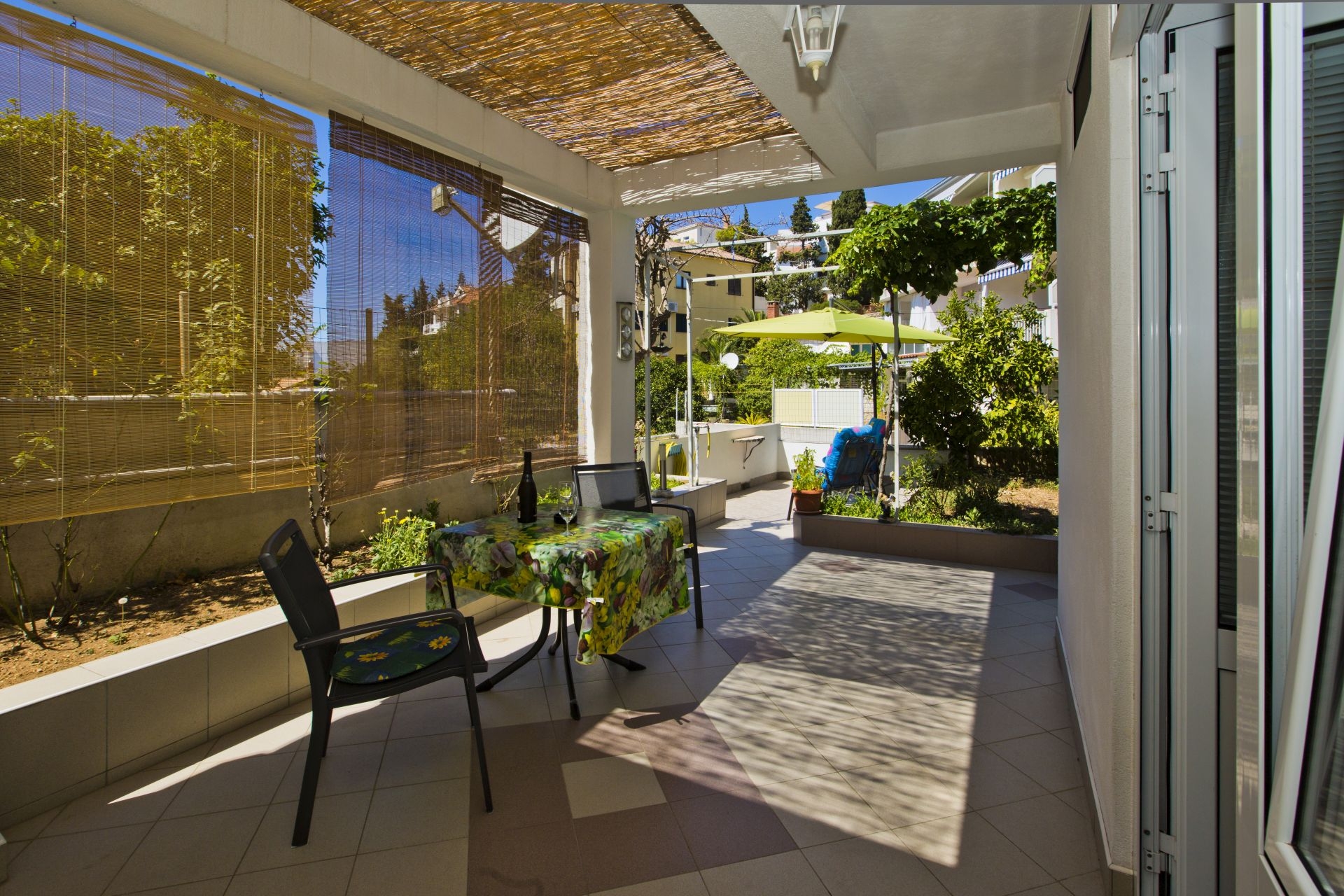 Studio flat with terrace Hvar (AS-25169-a) Studio flat with terrace Hvar (AS-25169-a)