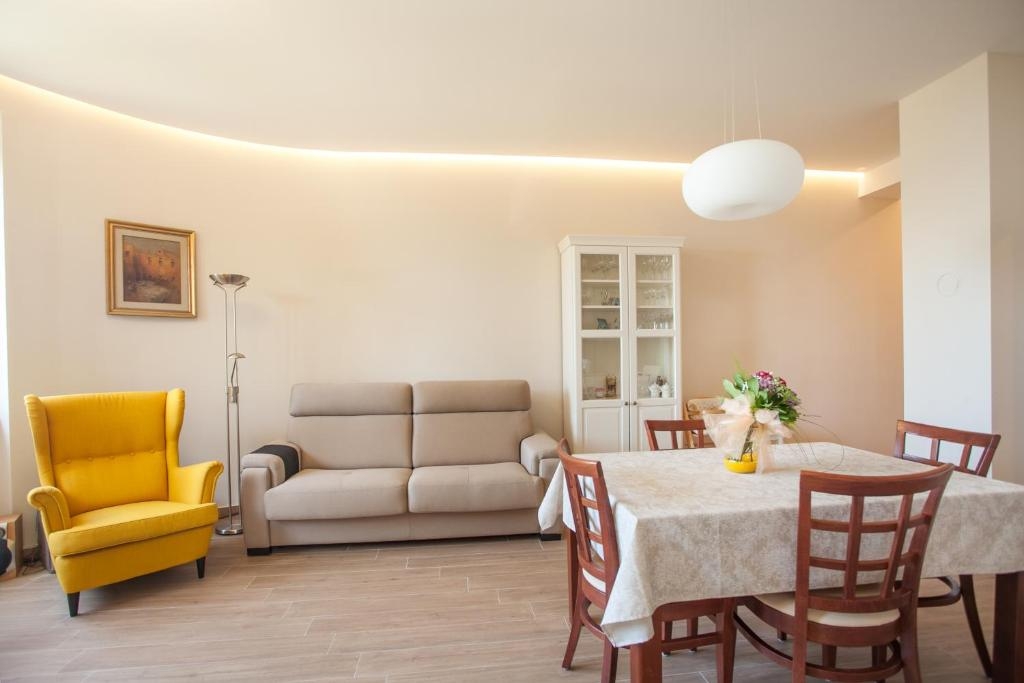 One bedroom apartment near beach Split (A-25176-a) One bedroom apartment near beach Split (A-25176-a)