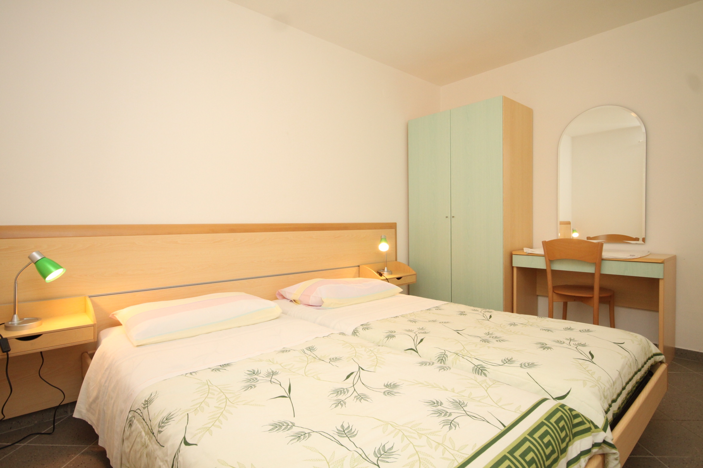 Two bedroom apartment with terrace Nerezine, Lošinj  A-b