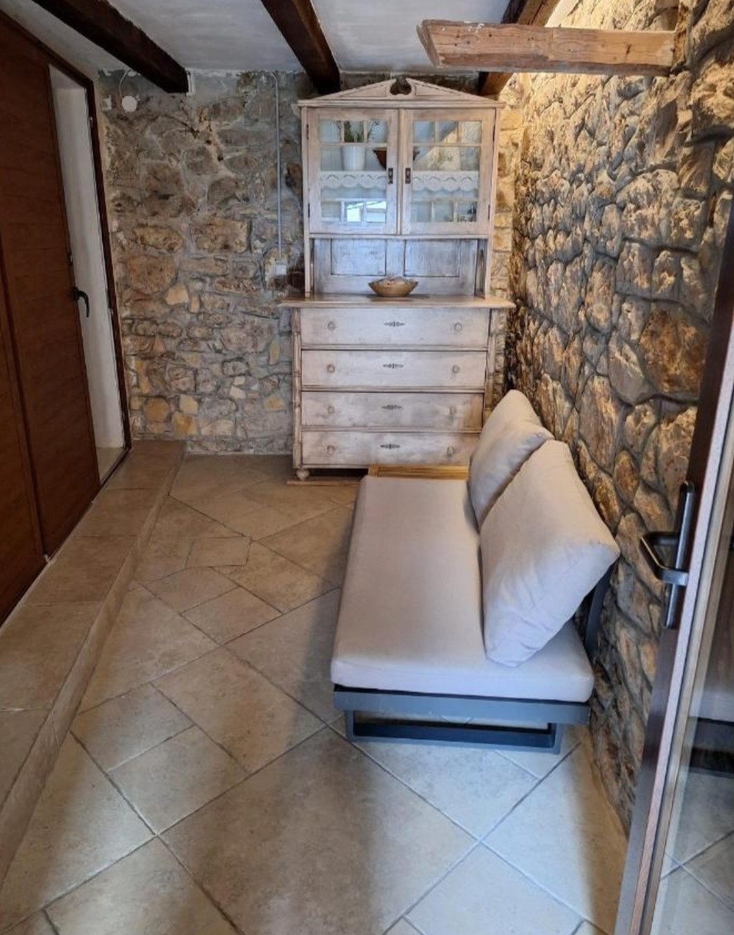 Three bedroom house with air-conditioning Sukošan (Zadar) (K-25185) Three bedroom house with air-conditioning Sukošan (Zadar) (K-25185)