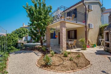 Property Nerezine, Lošinj, Property 2519 - Apartments near sea with pebble beach.