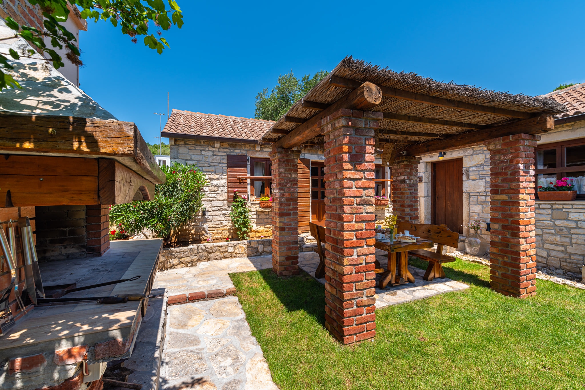 Two bedroom house with air-conditioning Posedarje, Novigrad (K-25193)