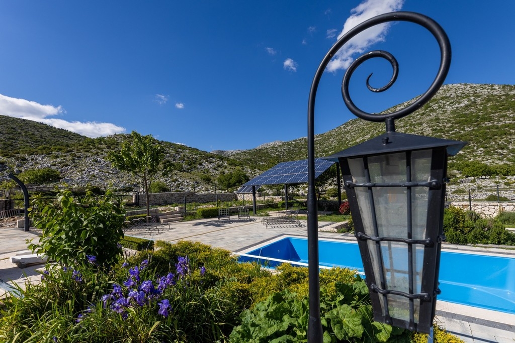 Two bedroom house with terrace Biokovo, Makarska (K-25194) Two bedroom house with terrace Biokovo, Makarska (K-25194)