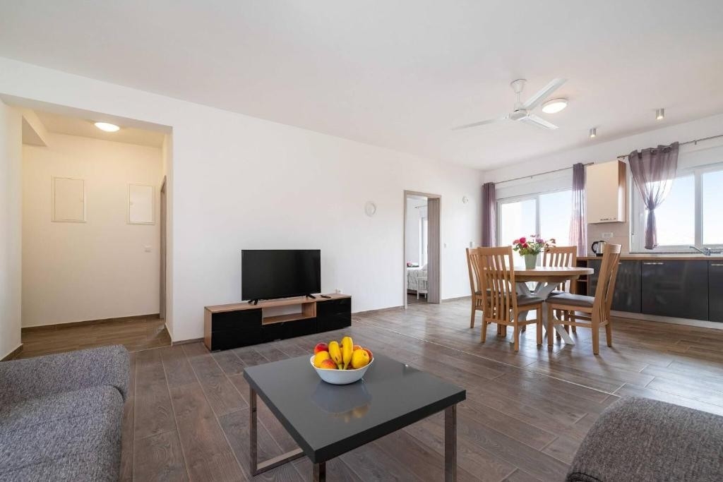 Two bedroom apartment with terrace Zadar (A-25204-b) Two bedroom apartment with terrace Zadar (A-25204-b)