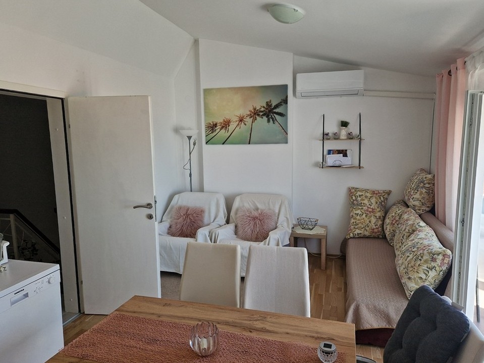 Two bedroom apartment with balcony and sea view Dramalj, Crikvenica (A-25226-a)