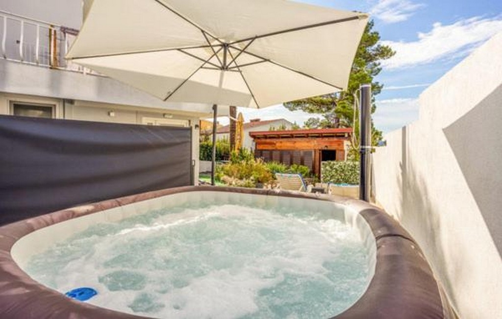 Studio flat with terrace Dramalj, Crikvenica (AS-25226-b)