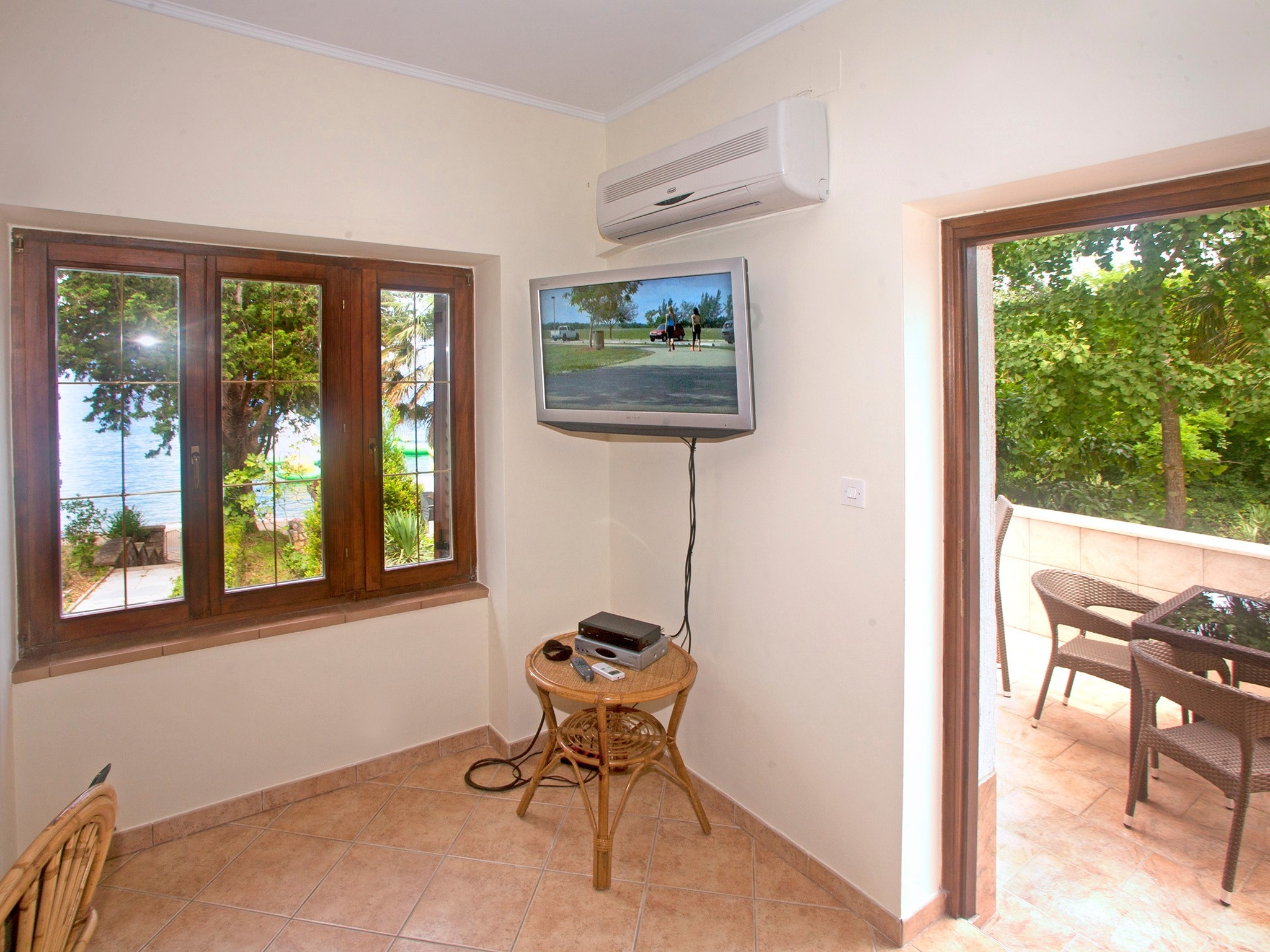 Two bedroom apartment near beach Njivice, Krk (A-25238-a)