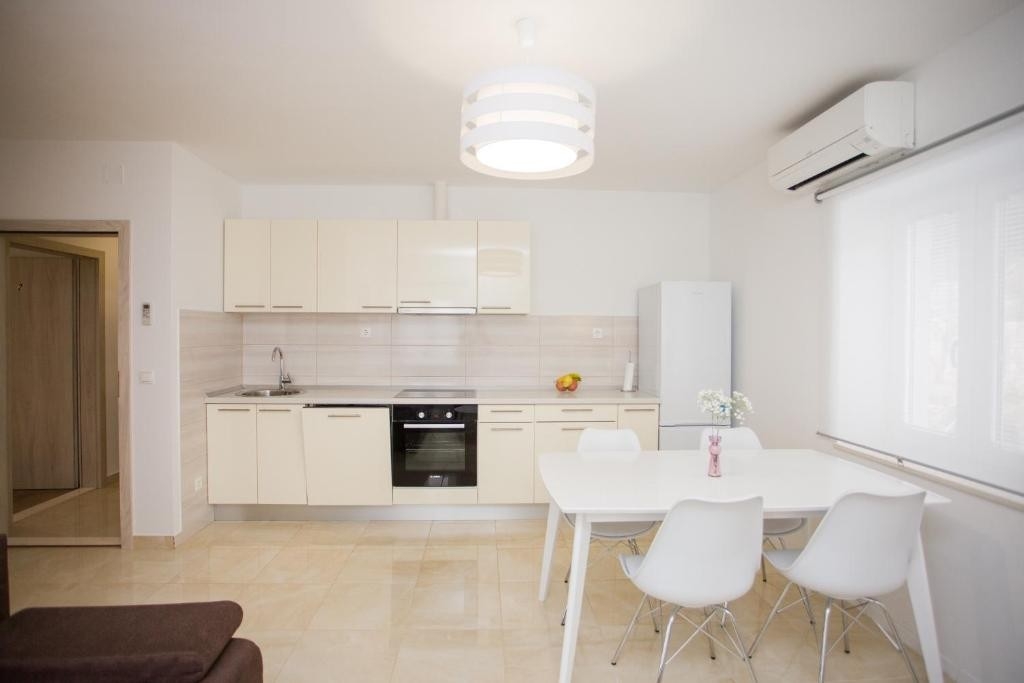 Top Omiš Nemira Top Omiš Nemira