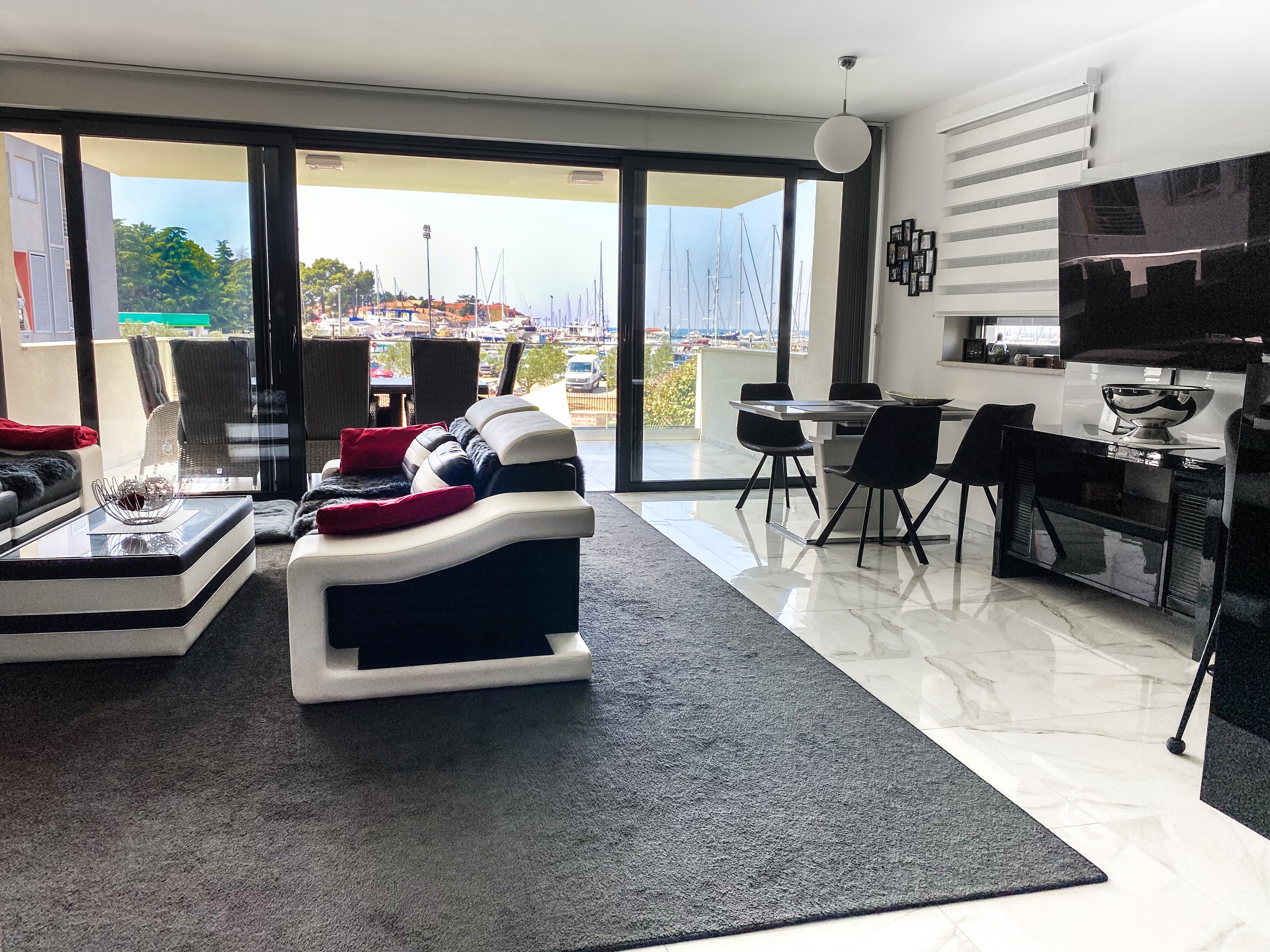 Three bedroom apartment with terrace and sea view Novigrad (A-25255-a) Three bedroom apartment with terrace and sea view Novigrad (A-25255-a)