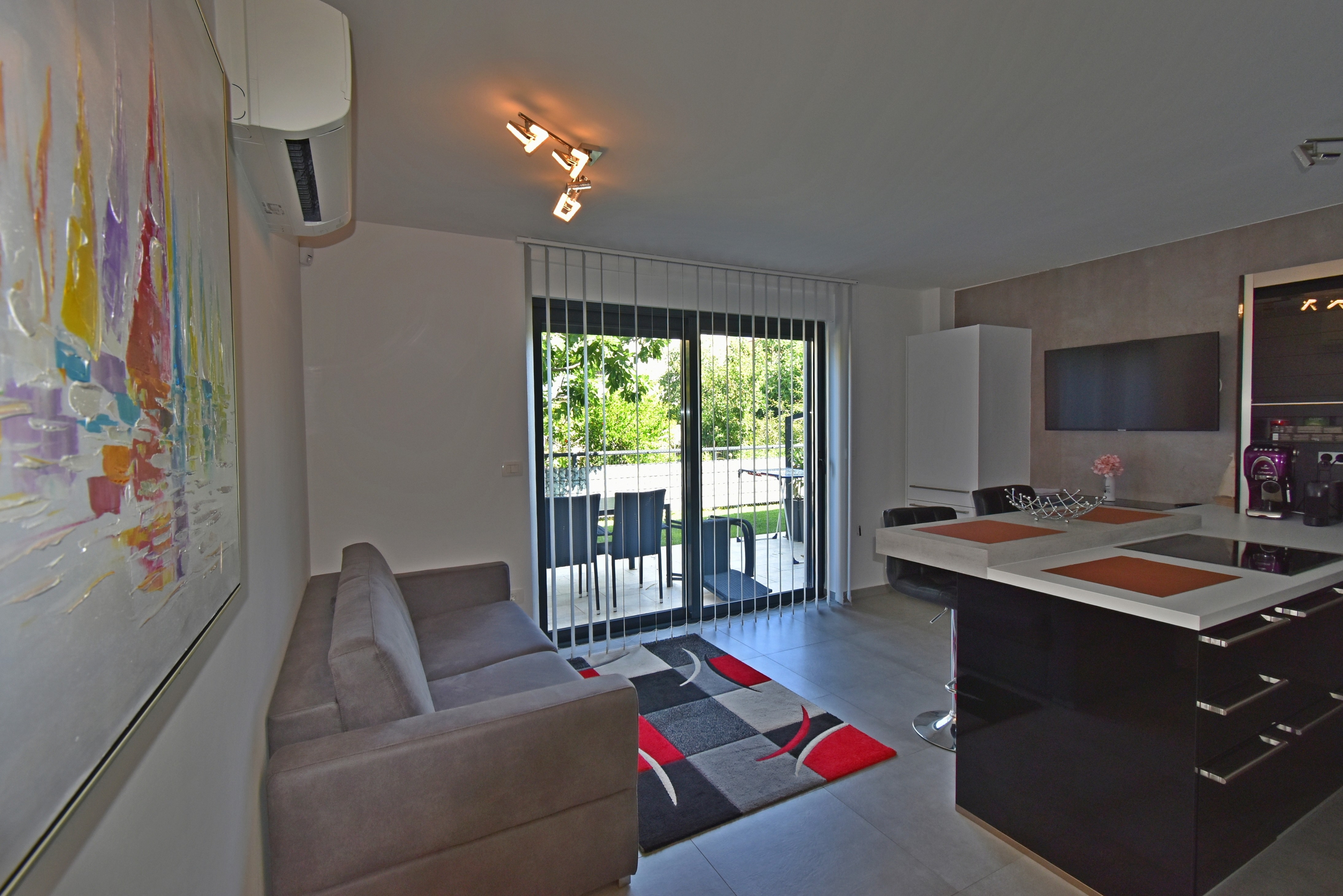 One bedroom apartment with terrace and sea view Novigrad (A-25255-c)