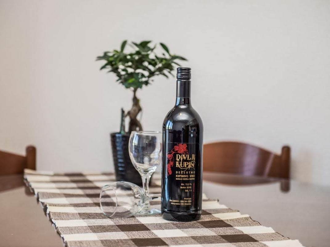 Two bedroom apartment with balcony and sea view Vinišće, Trogir (A-25256-a)