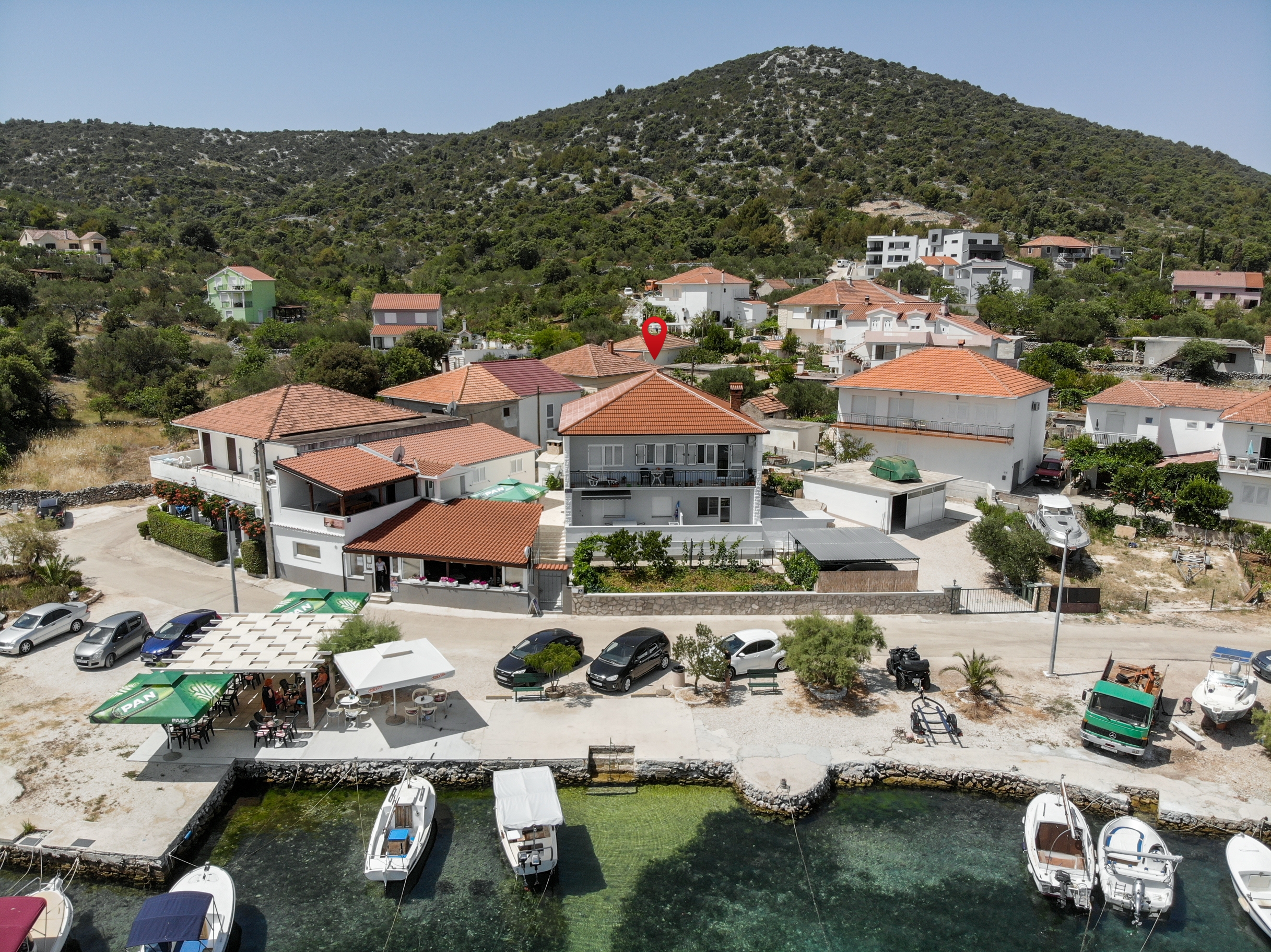 Two bedroom apartment with balcony and sea view Vinišće, Trogir (A-25256-a) Two bedroom apartment with balcony and sea view Vinišće, Trogir (A-25256-a)