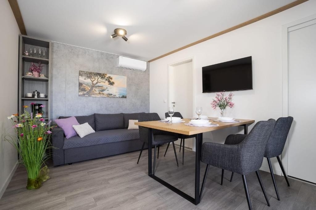 Two bedroom apartment with terrace and sea view Murter (A-25263-a) Two bedroom apartment with terrace and sea view Murter (A-25263-a)