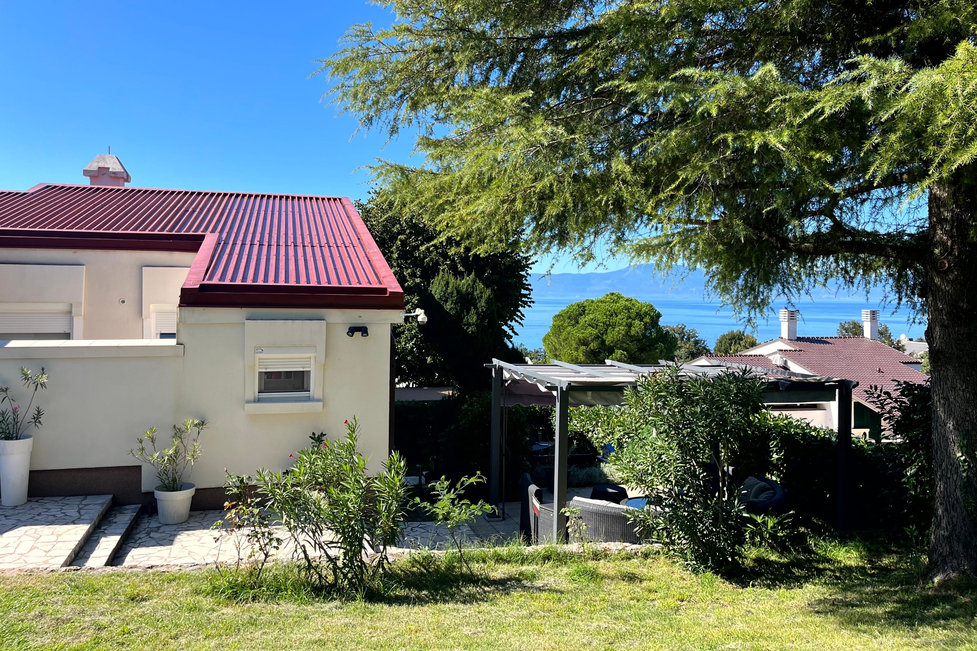 Three bedroom house with terrace and sea view Njivice, Krk (K-25277)