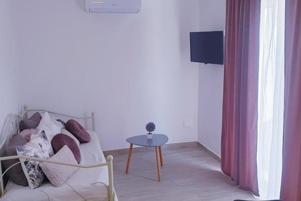 One bedroom apartment with terrace Vodice (A-25282-a) One bedroom apartment with terrace Vodice (A-25282-a)